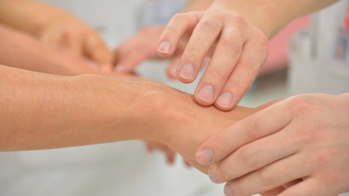 How Can a Wrist Surgeon Help You Get the Max Personal Injury Settlement?