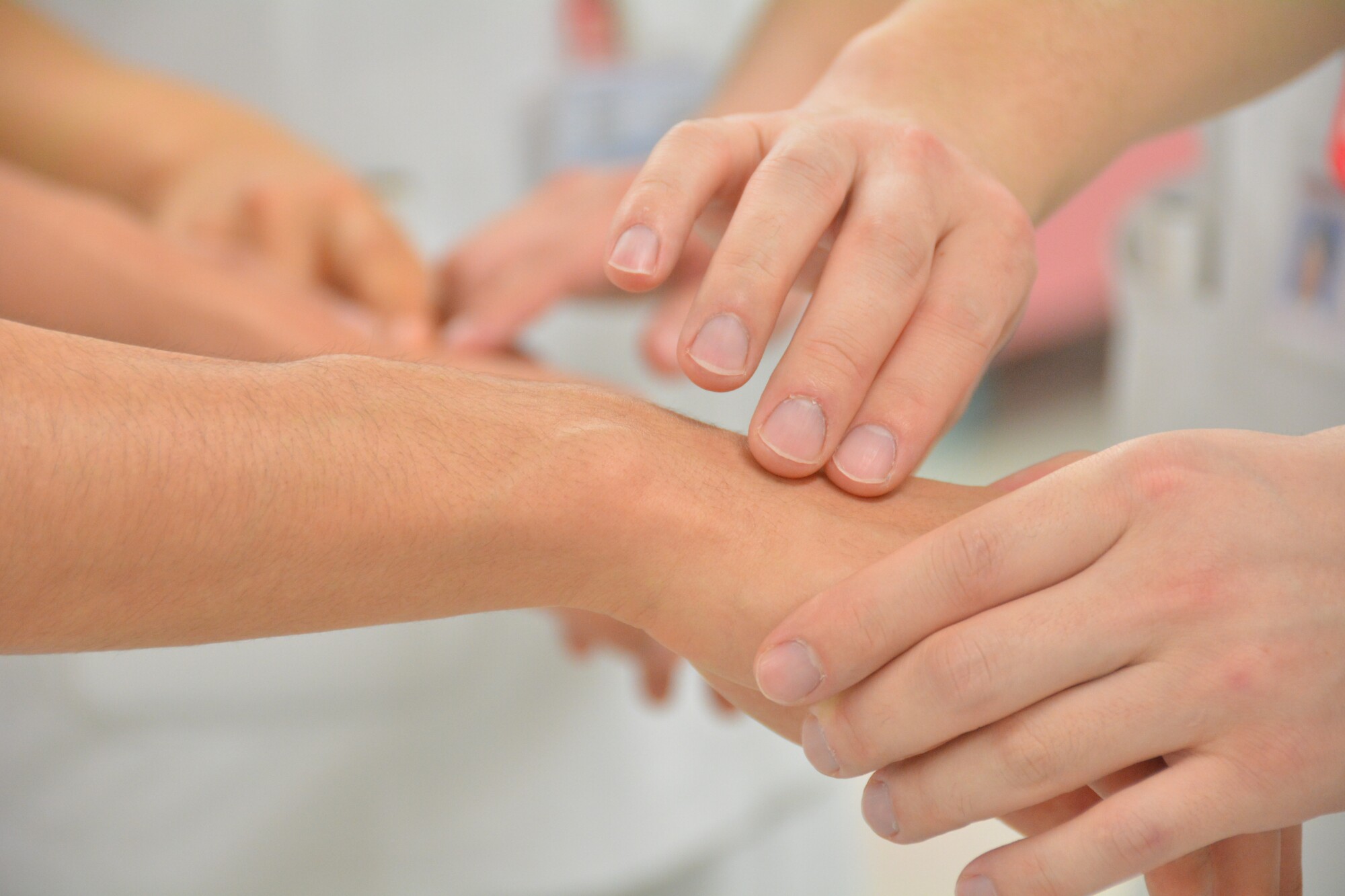 How Can a Wrist Surgeon Help You Get the Max Personal Injury Settlement?
